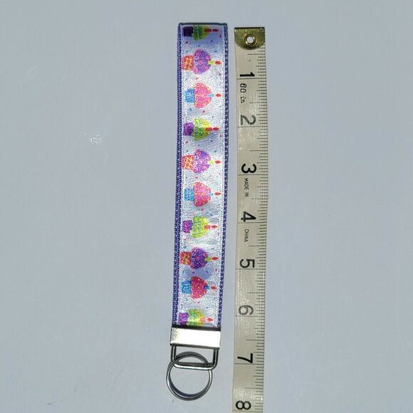 Key Chain Lanyard CUPCAKE Wrist Key Fob Handmade Birthday Christmas Baker Gift - Picture 4 of 4
